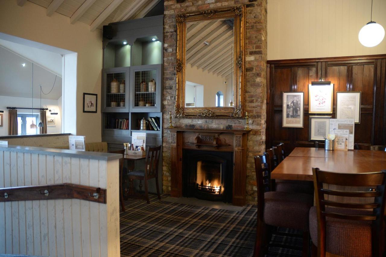 Boat & Horses Inn أولدهام المظهر الخارجي الصورة